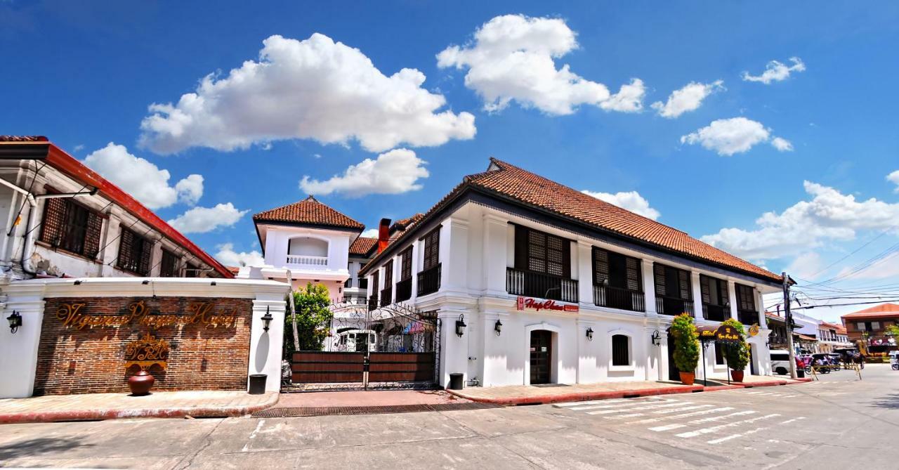 Vigan Plaza Hotel Extérieur photo